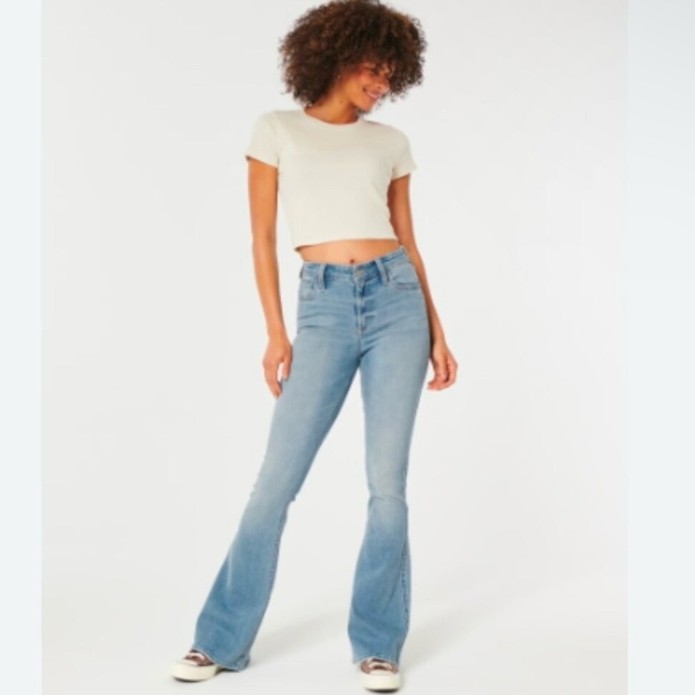 Hollister vintage curvy high rise flare jeans in soft stretch denim size 32